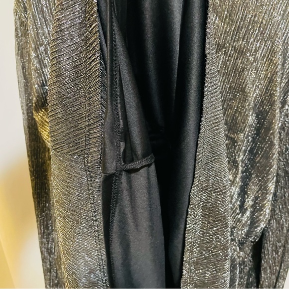 Maurices Shimmer Wrap  Peplum Blouse 3X - Picture 3 of 6